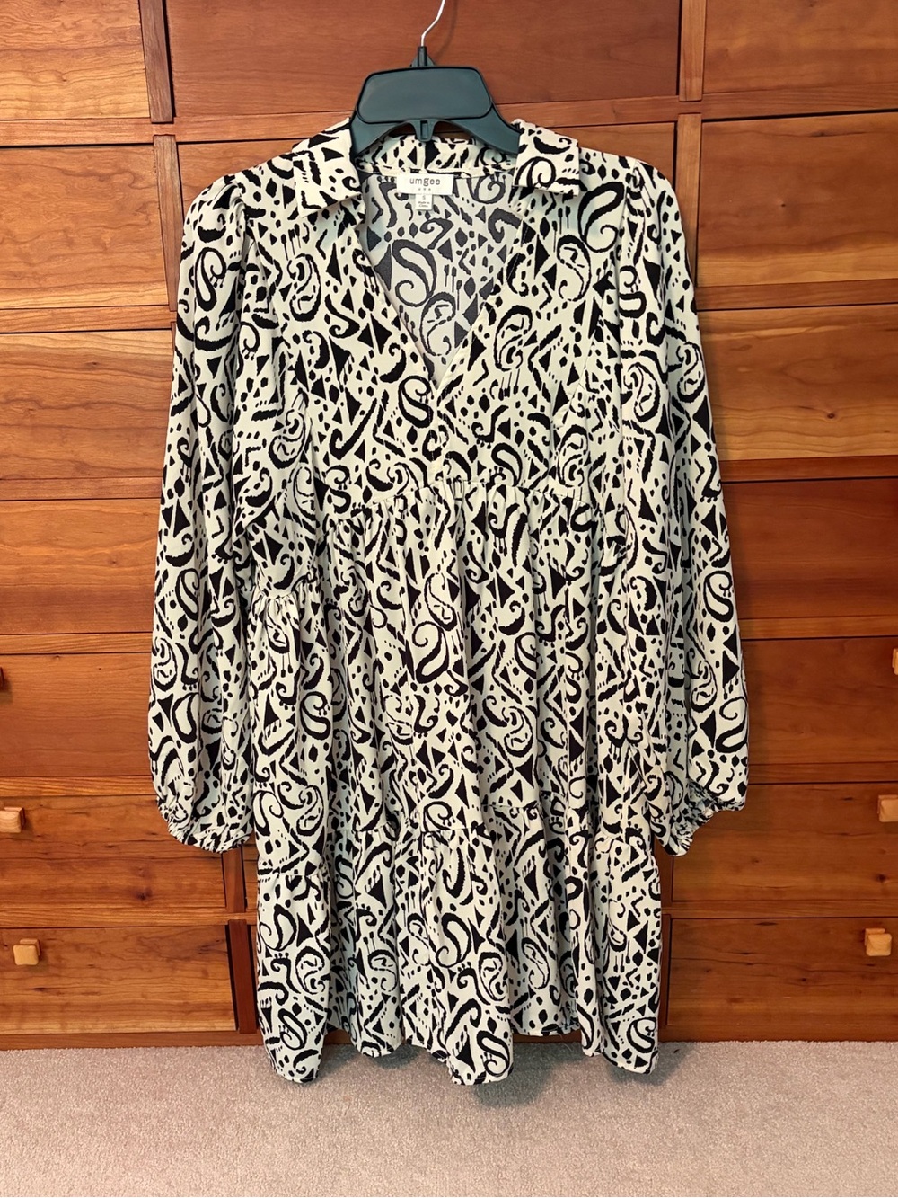 Umgee Black & White Printed Long Sleeve V-Neck Dress